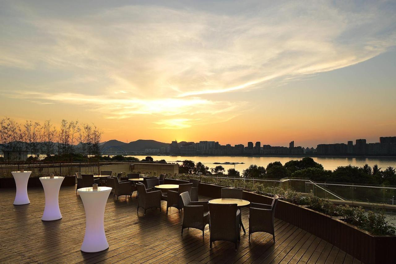 Sheraton Grand Hangzhou Binjiang Hotel Exterior foto